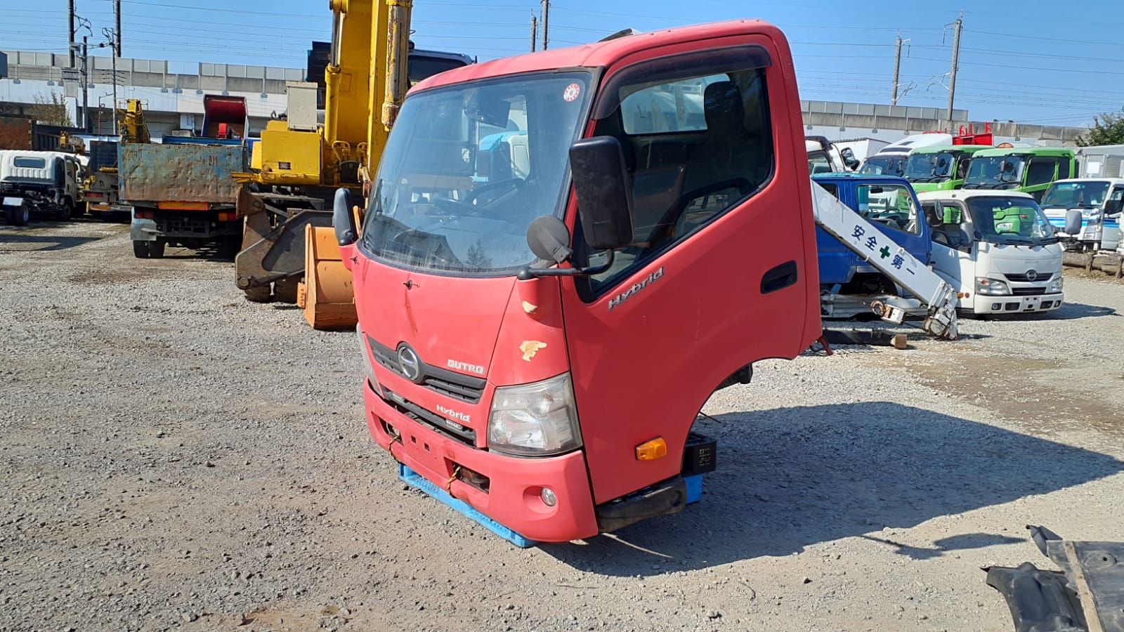 CE-BB-43 | Cabin only Hino Dutro Cabin XKU710-0001734 TQG-XKU710M November 2012