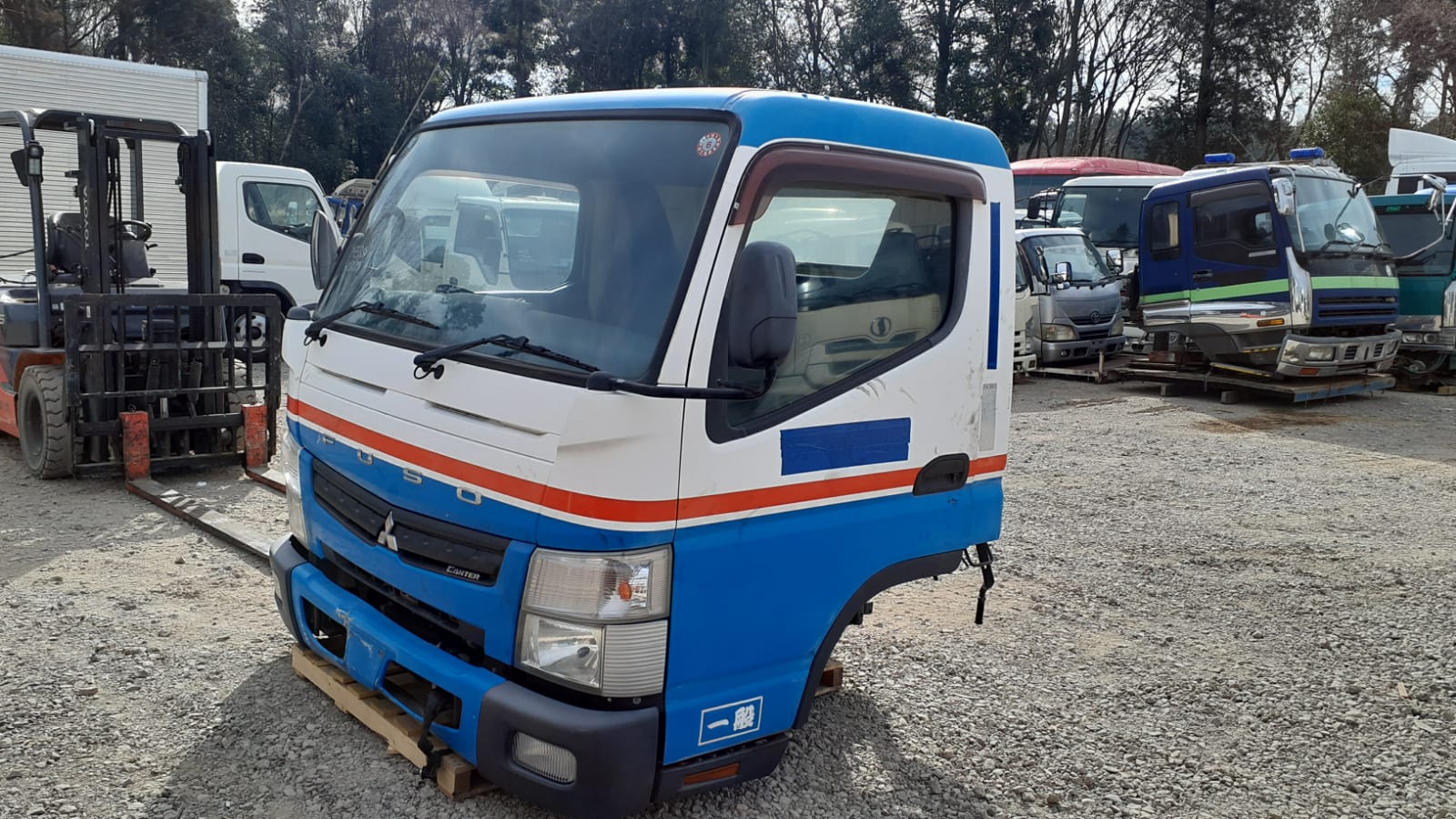 CF-AC-03 | Cabin only Mitsubishi Canter Cabin FEB50-531876 TKG-FEB50 July 2014