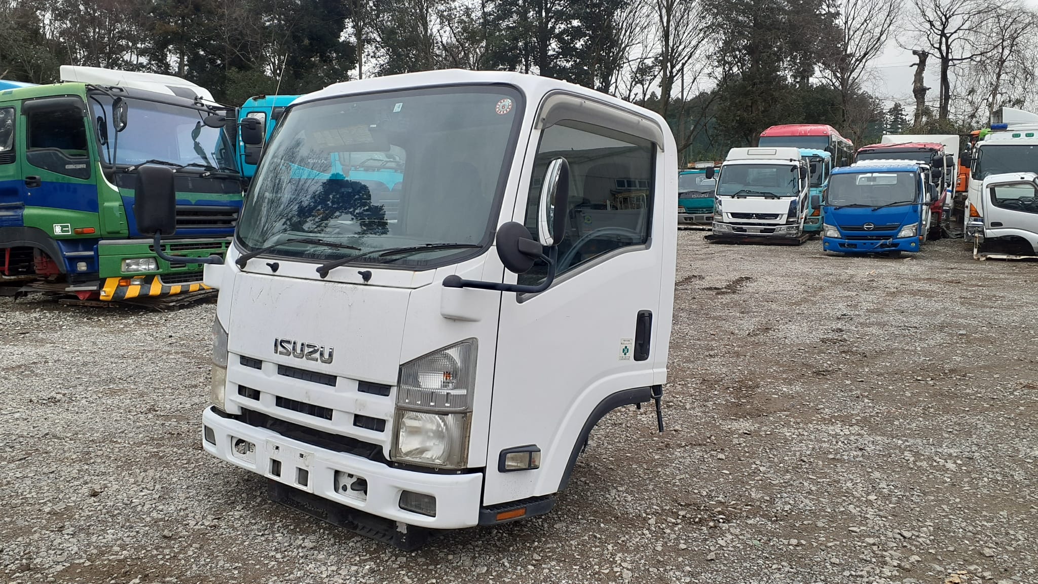 CE-BB-39 | Cabin only Isuzu Elf Cabin NLR85-7005851 NLR85