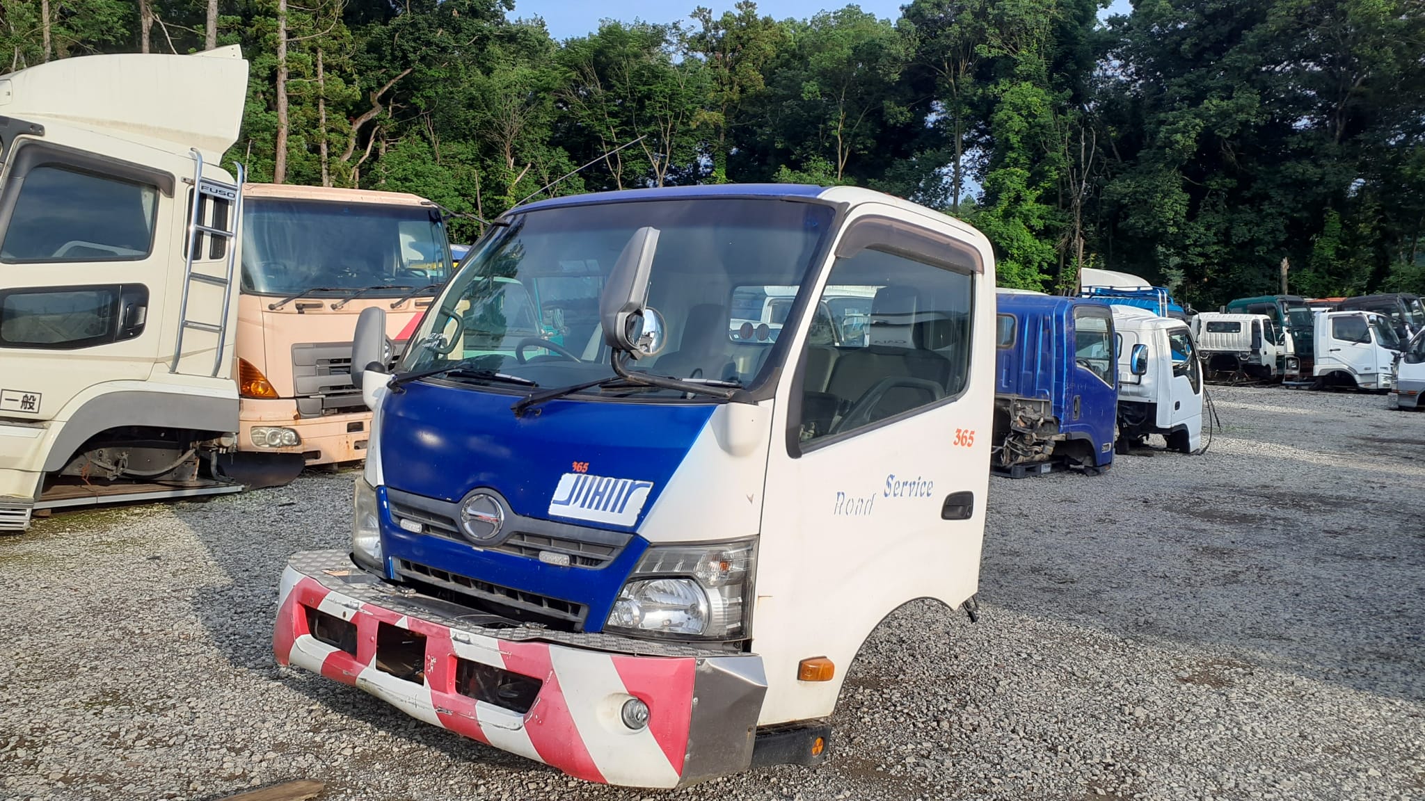 CE-BB-129 | Cabin only Hino Dutro Cabin XZU720-0001119 XZU720M MT