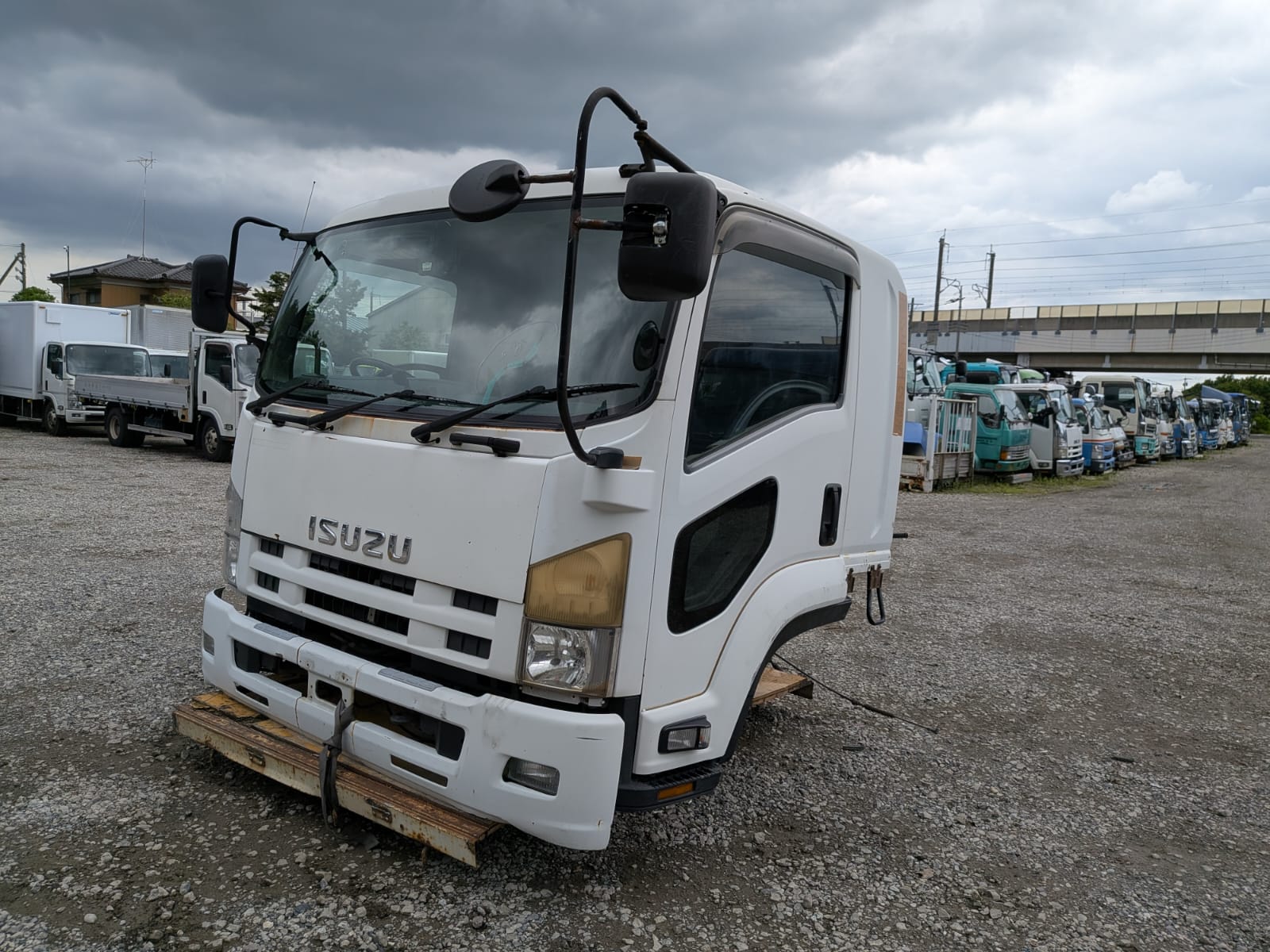 CG-AG-117 | Cabin Only Isuzu Forward Cabin FRR34-7007147 With Bed
