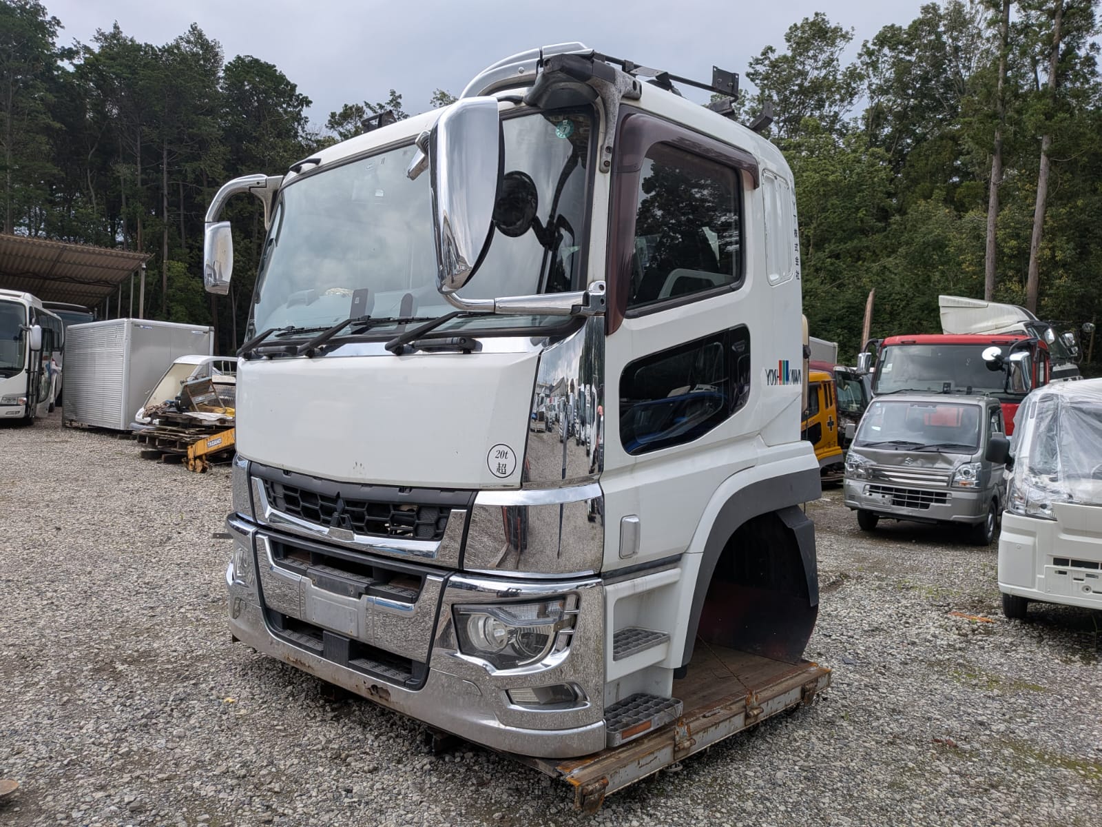 CG-AG-119 | Cabin Only Mitsubishi Super Great Cabin FS74HZ-500841 With Bed