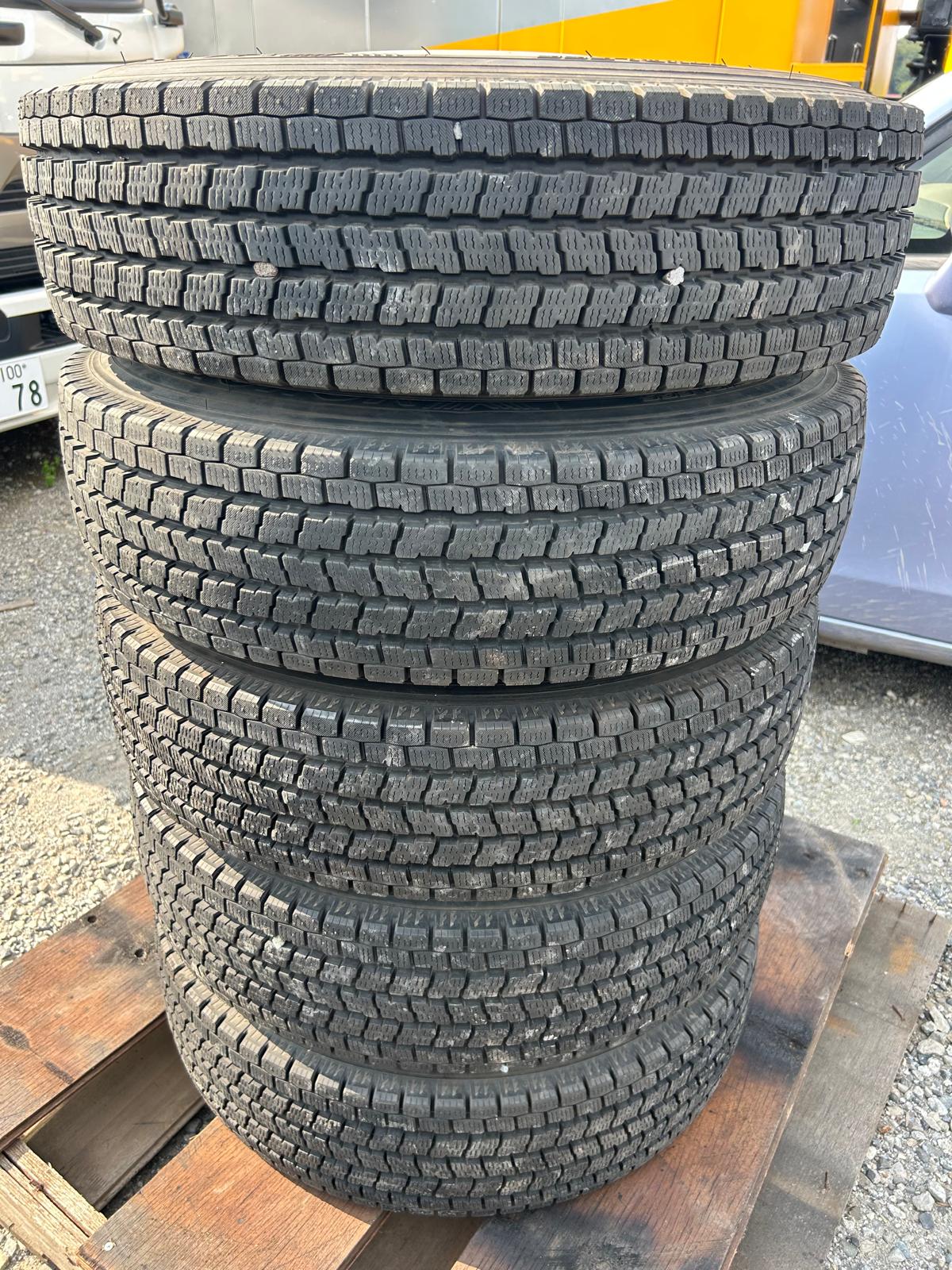 CG-AH-13-P5 | 205 85R16 Yokohama 2022 Model 5 tires 80% tread Studless winter tires with wheels