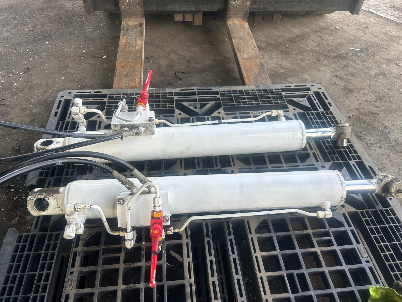 CG-AH-15-P1 | Hydraulic Jack | YOKOHAMA