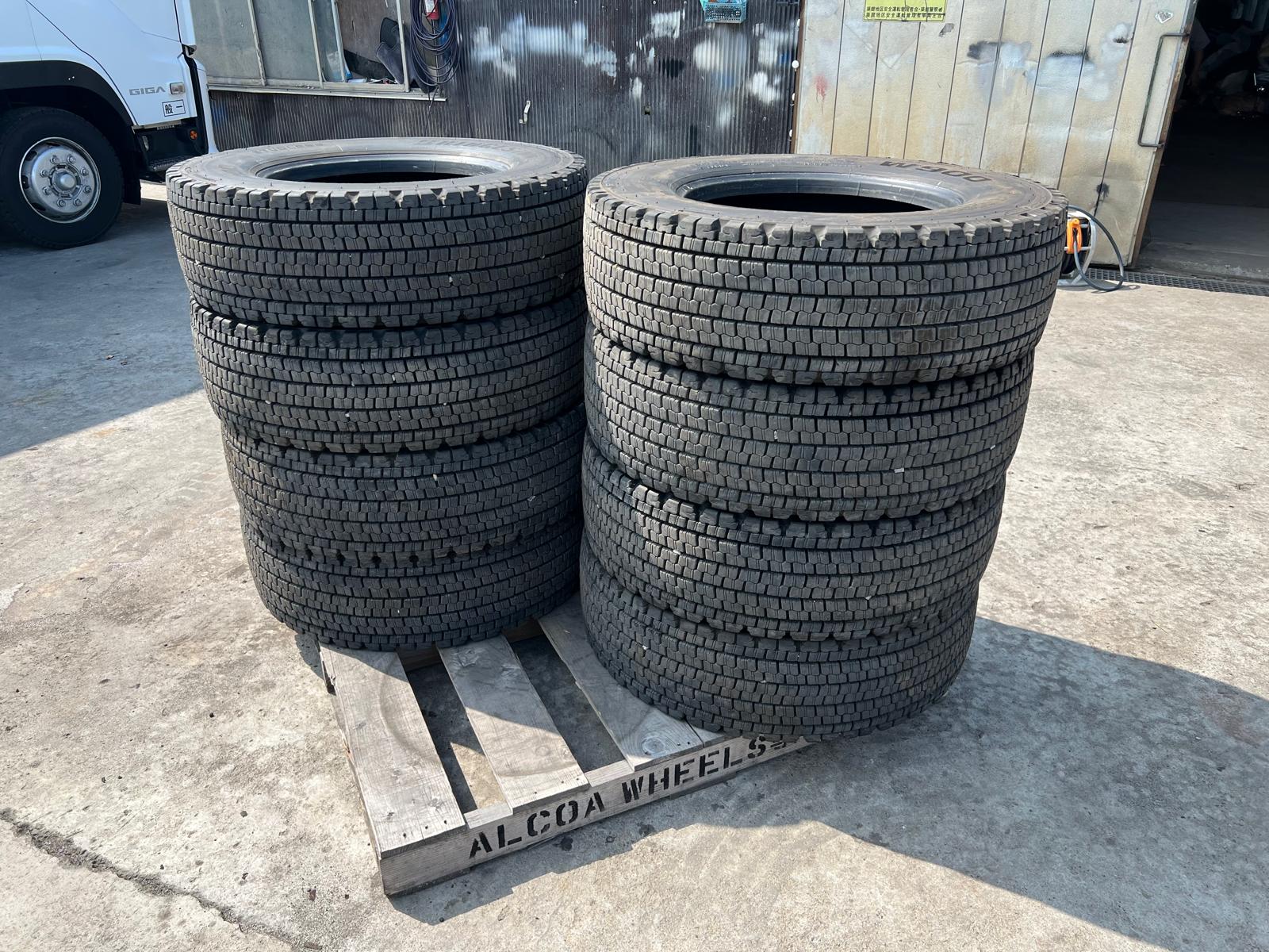 CG-AH-22-P3 | 265 70R19.5 Bridgestone 2023 Model 8 tires 80% tread Studless winter tires
