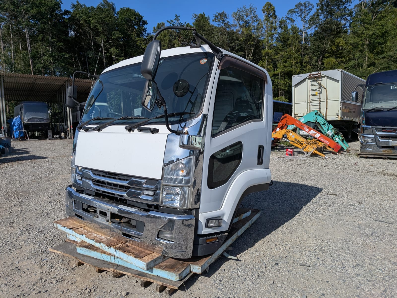CG-AJ-31 | Cabin Only Isuzu Forward Cabin FRR90-7090158 March 2016