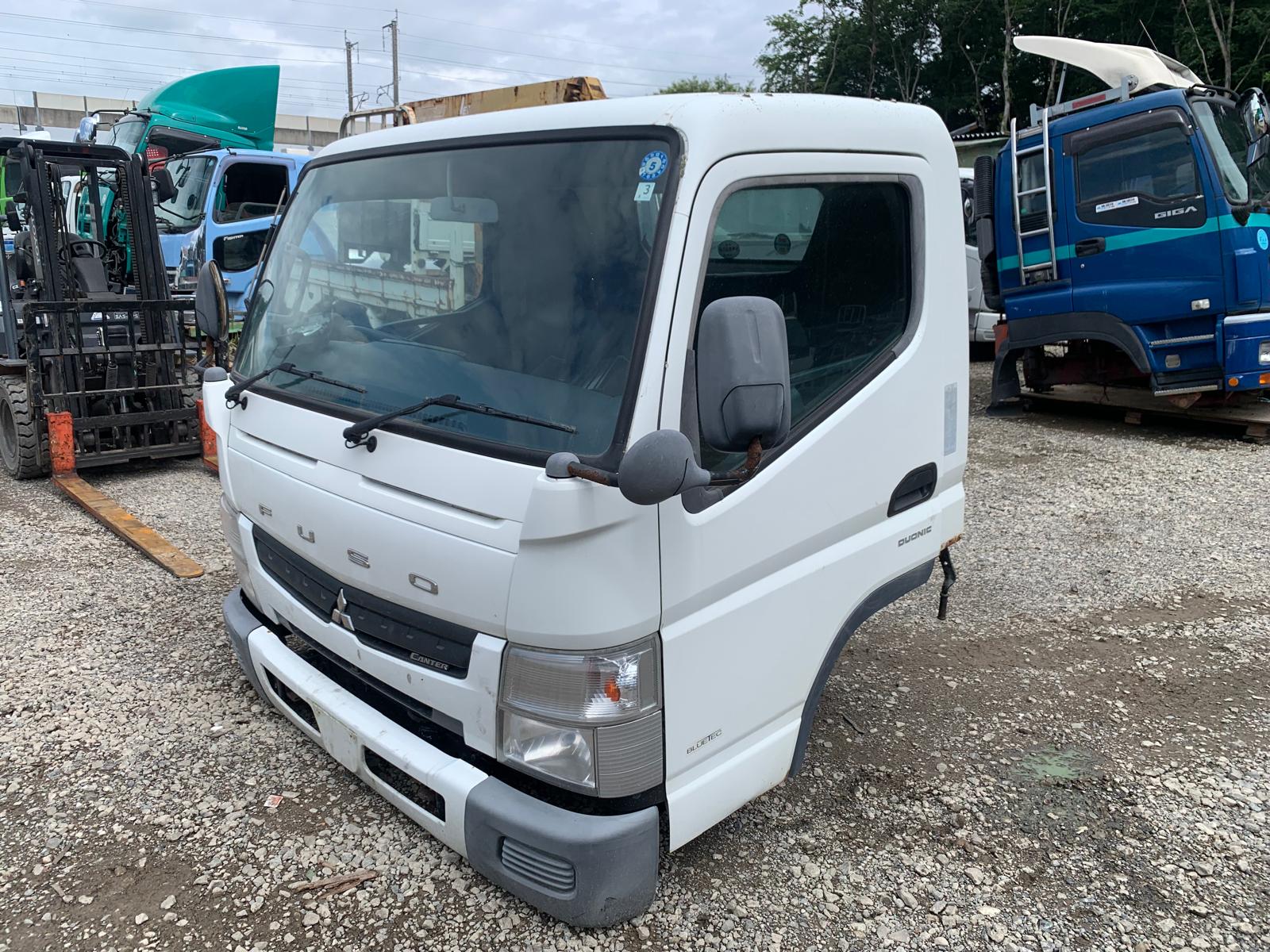 CE-AF-81 | Cabin only Mitsubishi Canter Cabin FEB20-500005 October 2011