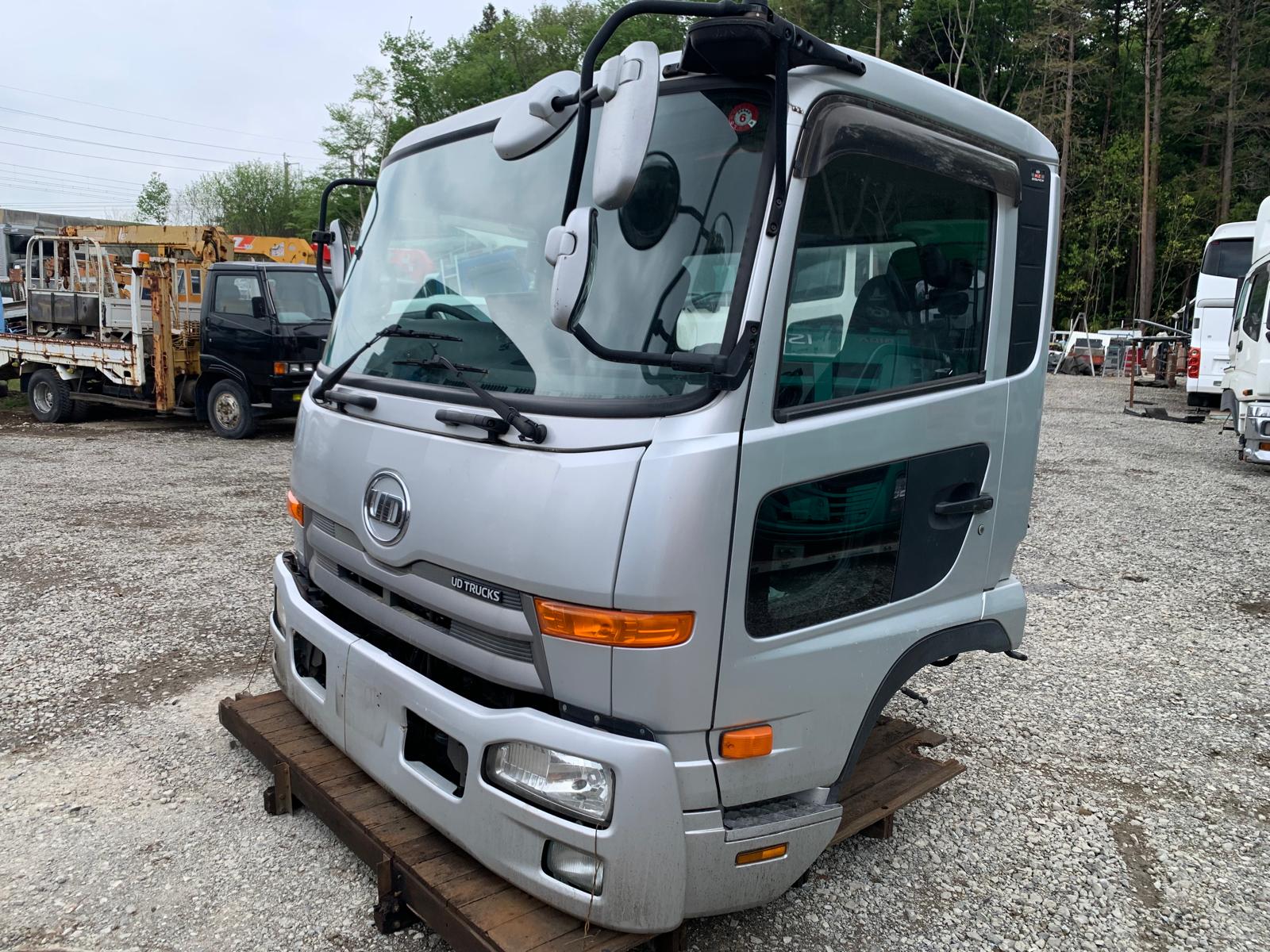 CE-AE-43 | Cabin only UD Trucks Cabin MK38L-12986 TKG-MK38L March 2014