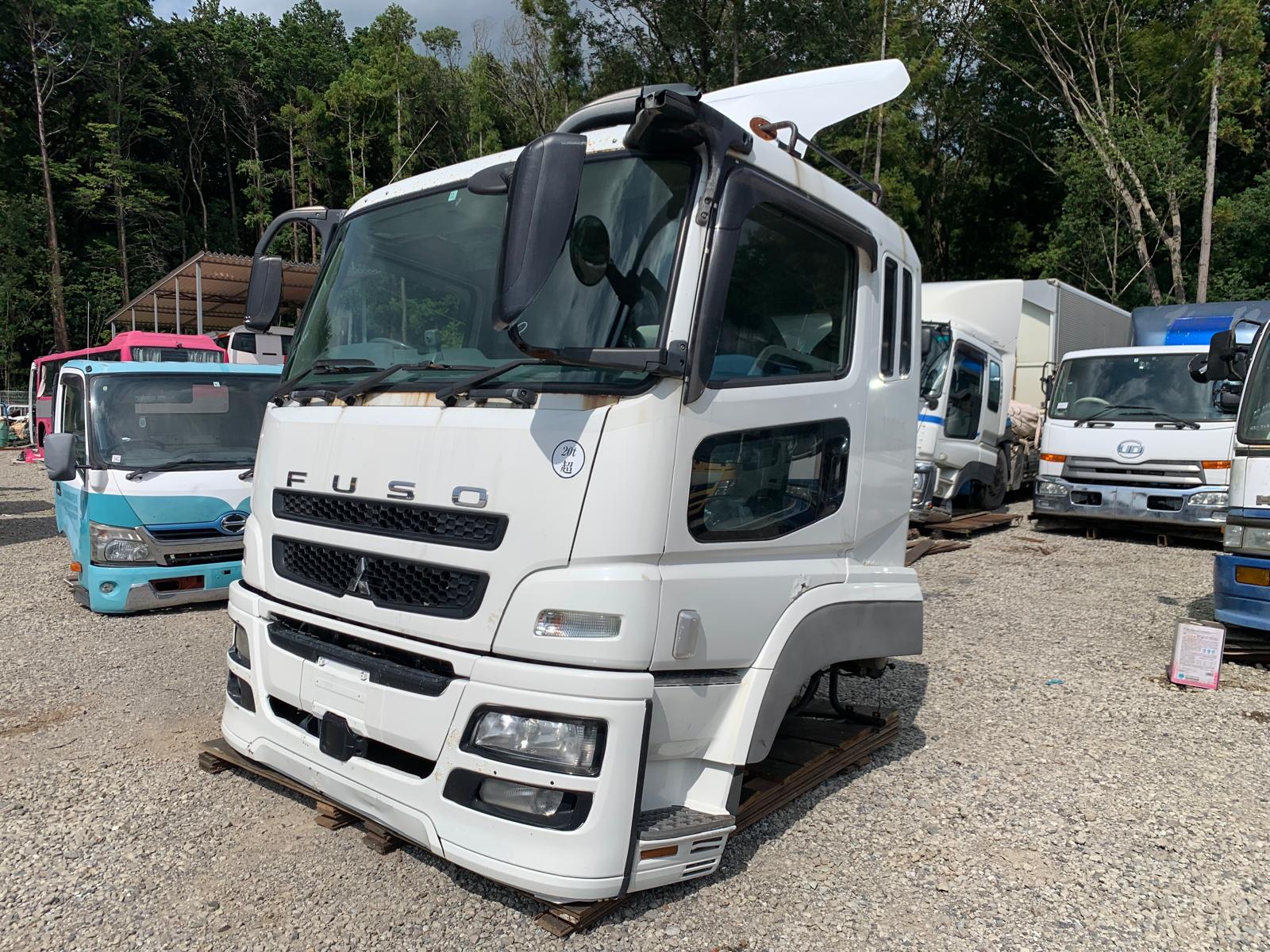 CE-AH-15 | Cabin only Mitsubishi Super Great Cabin FU54VZ-501495 with bed November 2011