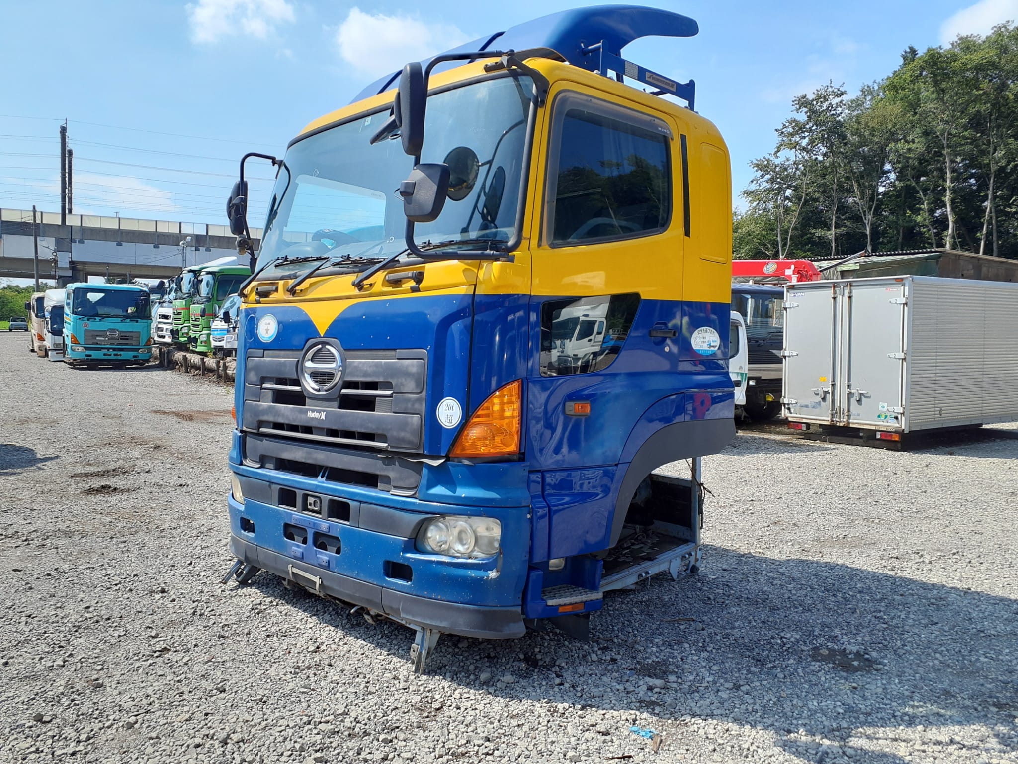 [REF.No: CD-AF-25] Cabin only Hino Profia Cabin FR1EZW-10660 with air guide plate　