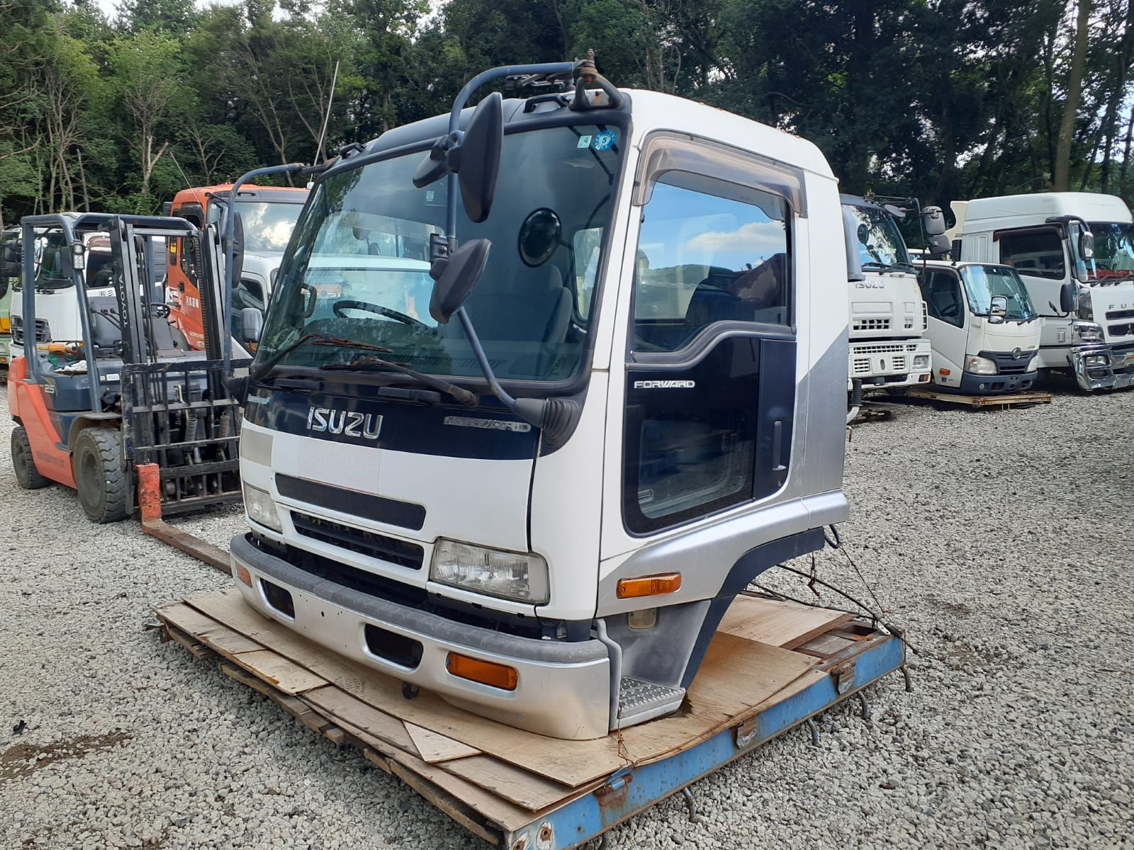 [REF.No: CE-AH-75] Cabin only Isuzu Forward Cabin FRR35J3S-7001419 PB-FRR35J3S May 2005
