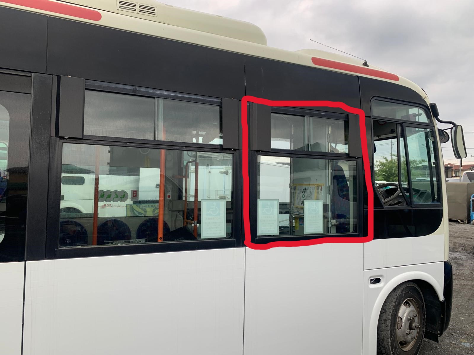 CE-AG-24-P3 | Hino Poncho Right Driver's Side Front Glass