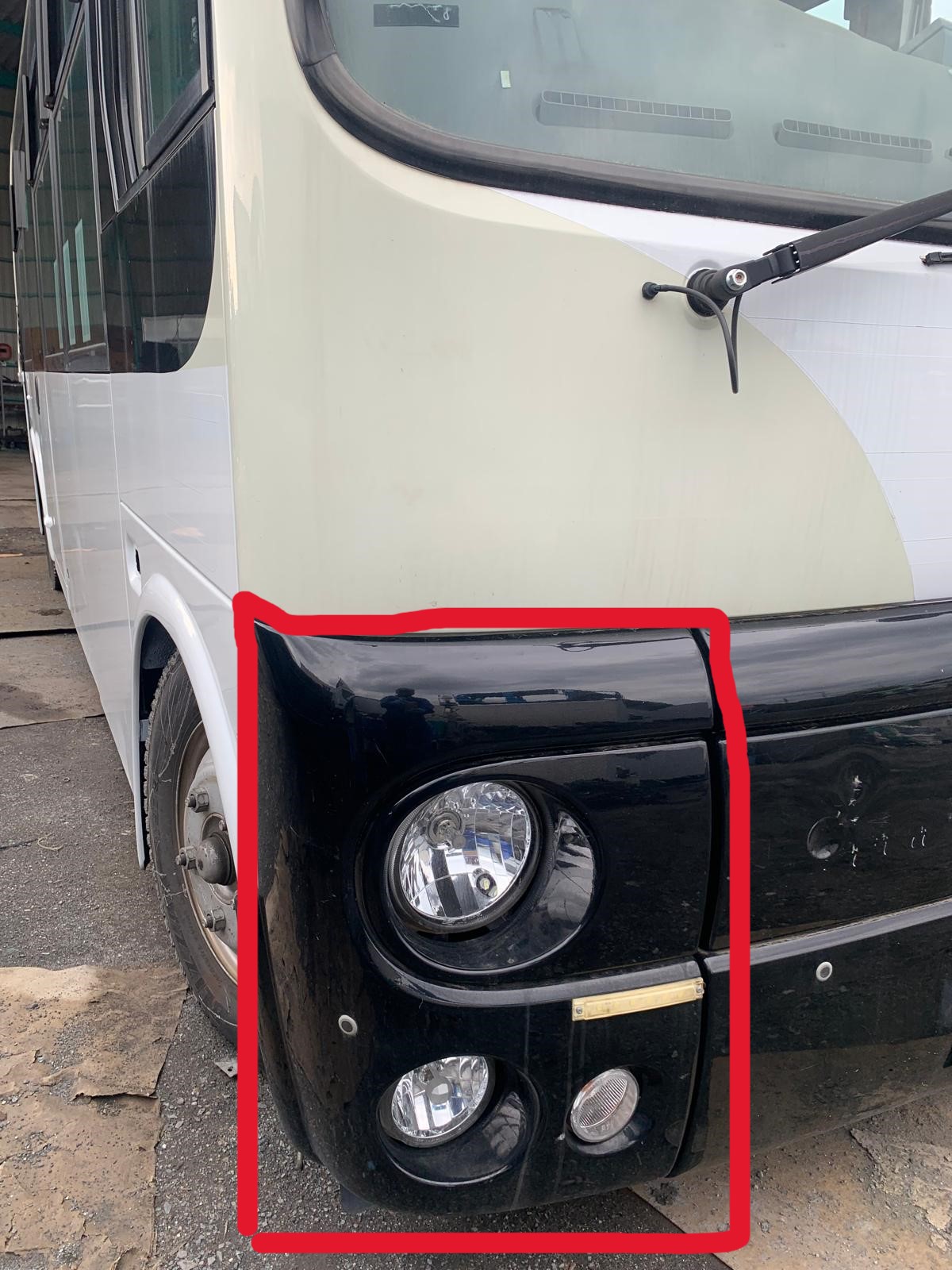CE-AG-21-P2 | Hino Poncho Right Front Bumper Corner Panel