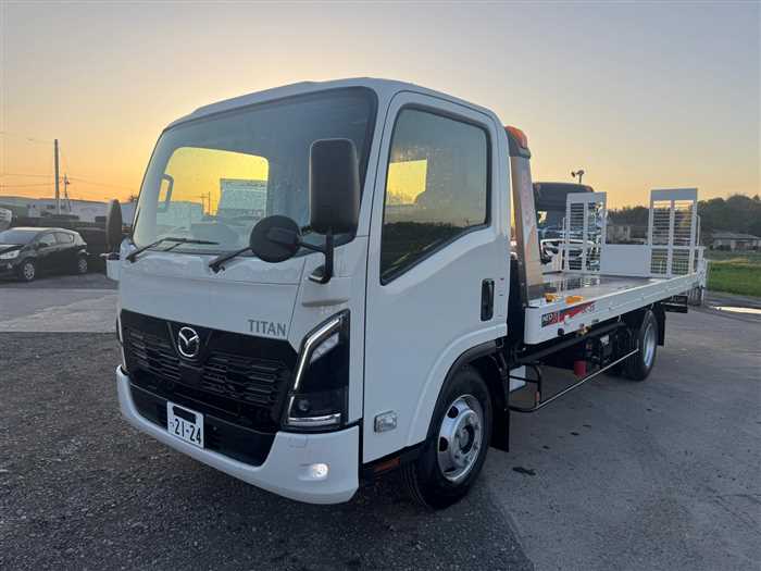 Mazda Titan